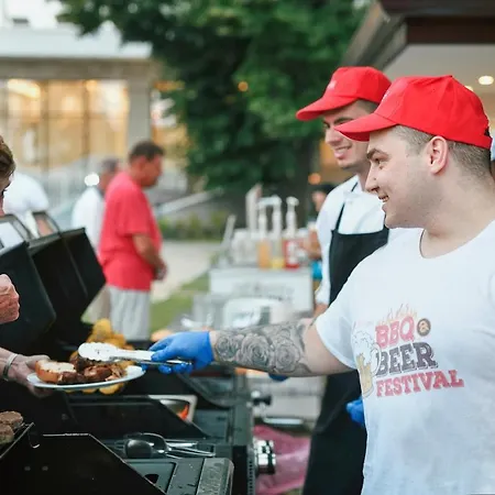 فندق Grifid Metropol (adults Only) 4*